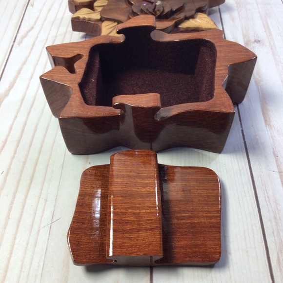 Hand Carved Multi Tone Wood Rose Puzzle Trinket Box - Picture 8 of 9